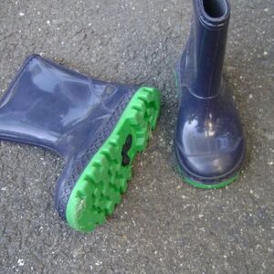 Kids RainBoots Sz 9
